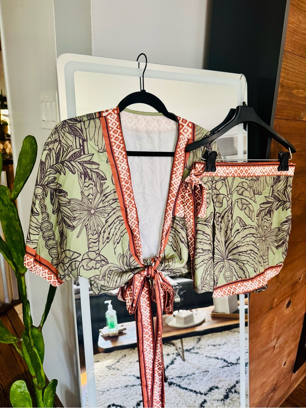 Commense sz m Green High-Waist Shorts - Women Pants & Jumpsuits and SHEIN set - Picture 6 of 11